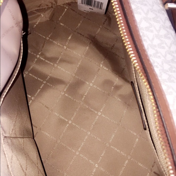 Michael Kors Travel Bag - Picture 2 of 5